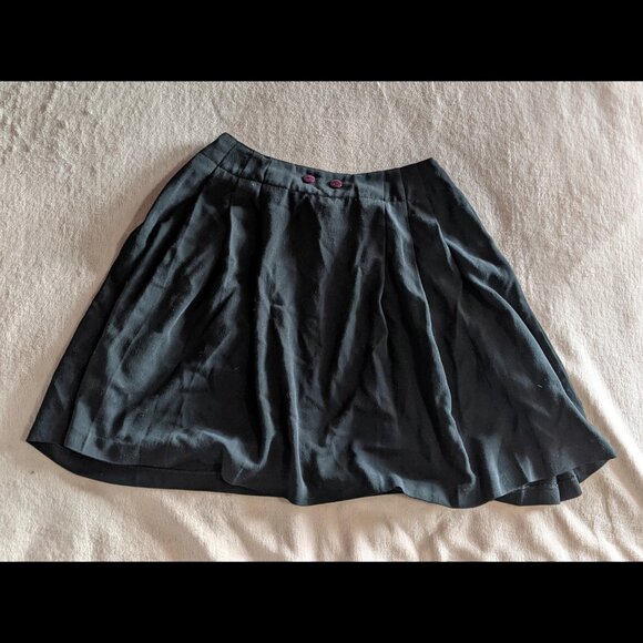 Button-Detail Black Pleated Skirt - Picture 2 of 9